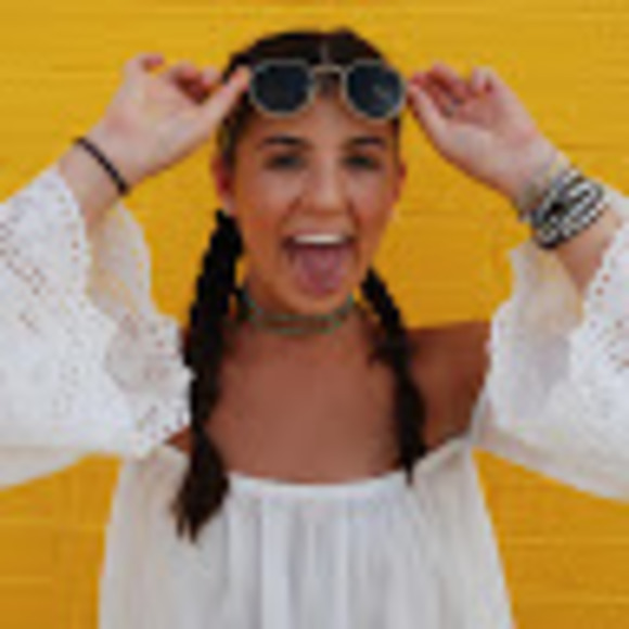 Meet your Posher, Catherine - Picture 1 of 1